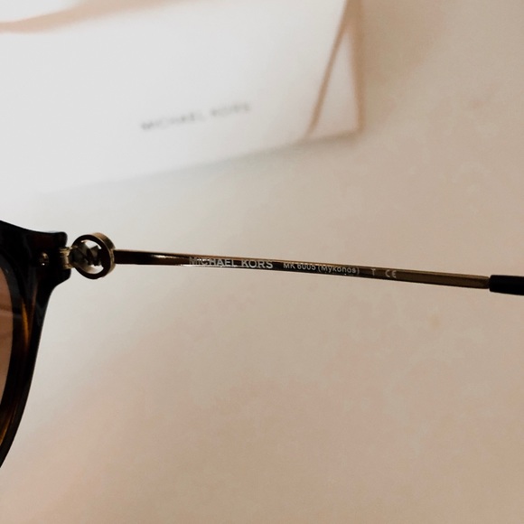 Michael Kors - Tortoiseshell cat eye sunglasses - Picture 3 of 4